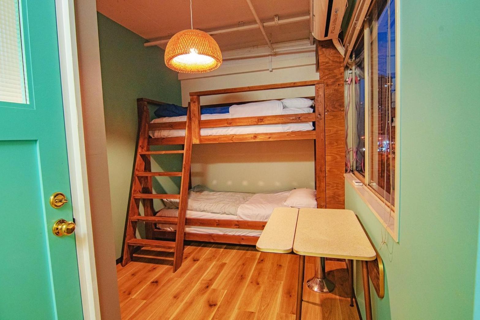 Hostel Chillax Osaka Exterior photo