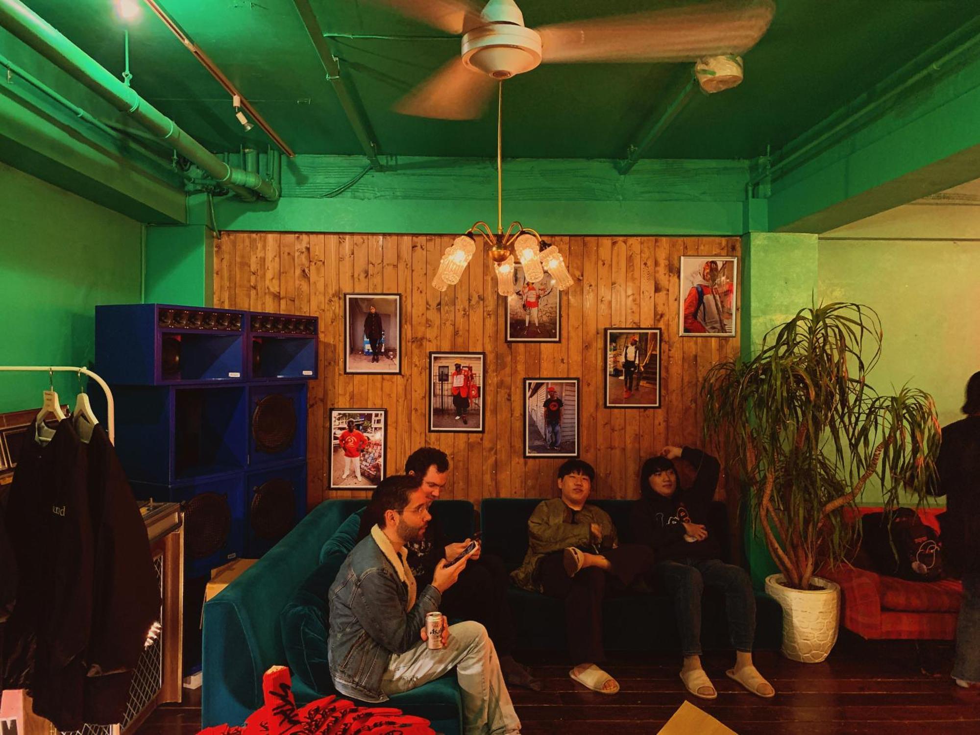 Hostel Chillax Osaka Exterior photo